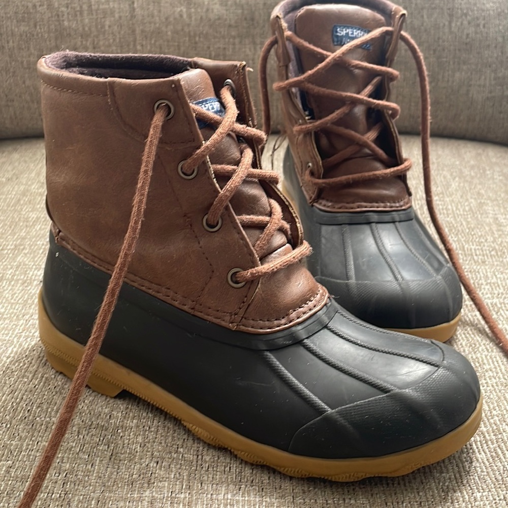Sperry brown & tan boots